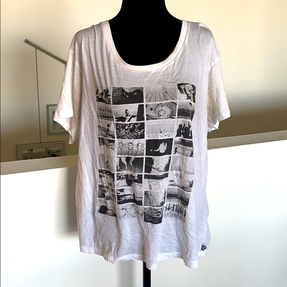 Limited edition TNA oversized t-shirt - Picture 1 of 3